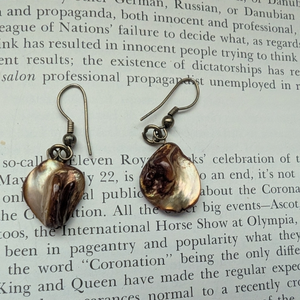 Elegant Brown and Gold Dangle Earrings